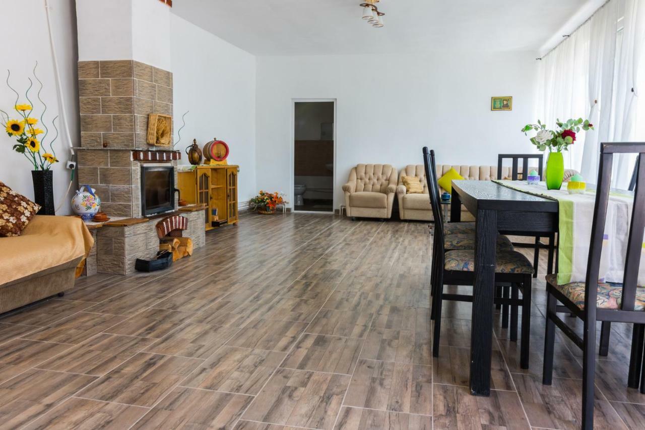 Casa De Vacanta Marya Baia de Fier Εξωτερικό φωτογραφία