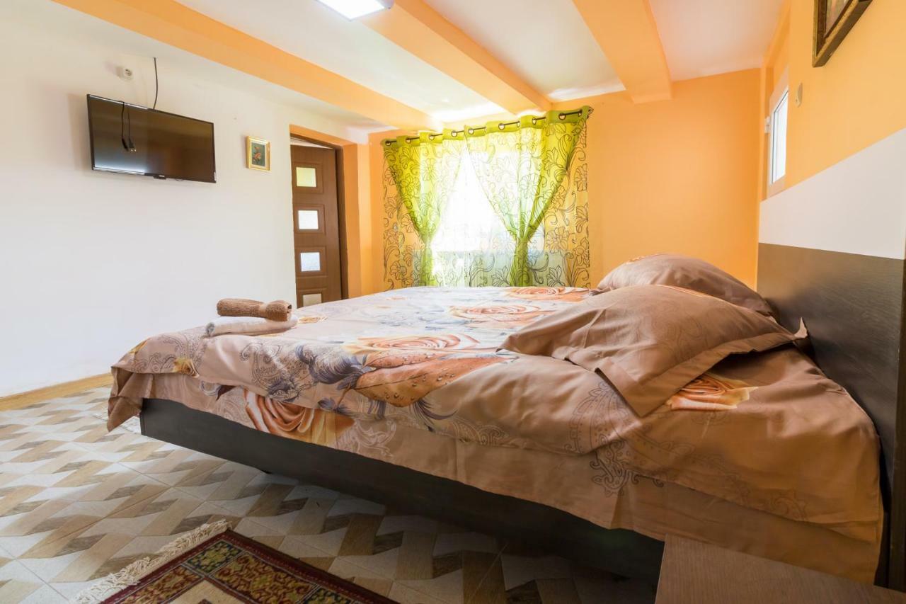 Casa De Vacanta Marya Baia de Fier Εξωτερικό φωτογραφία