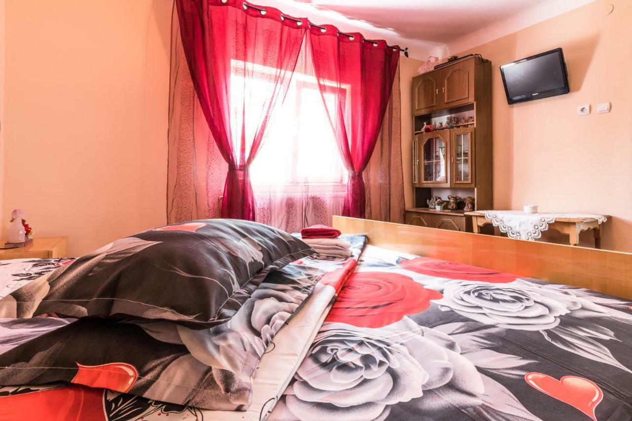 Casa De Vacanta Marya Baia de Fier Εξωτερικό φωτογραφία